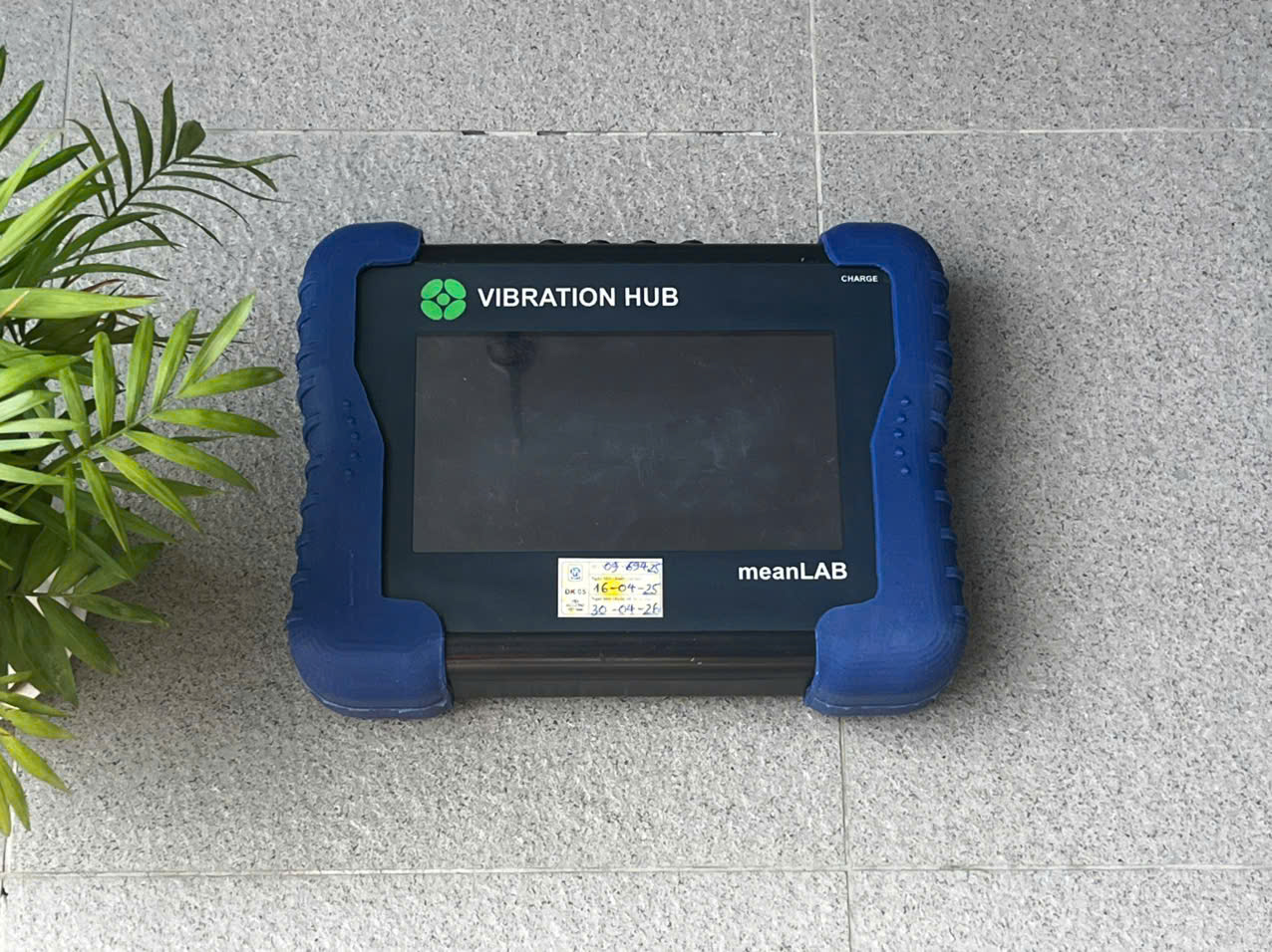 Dịch vụ cho thuê máy đo rung động Vibration HUB